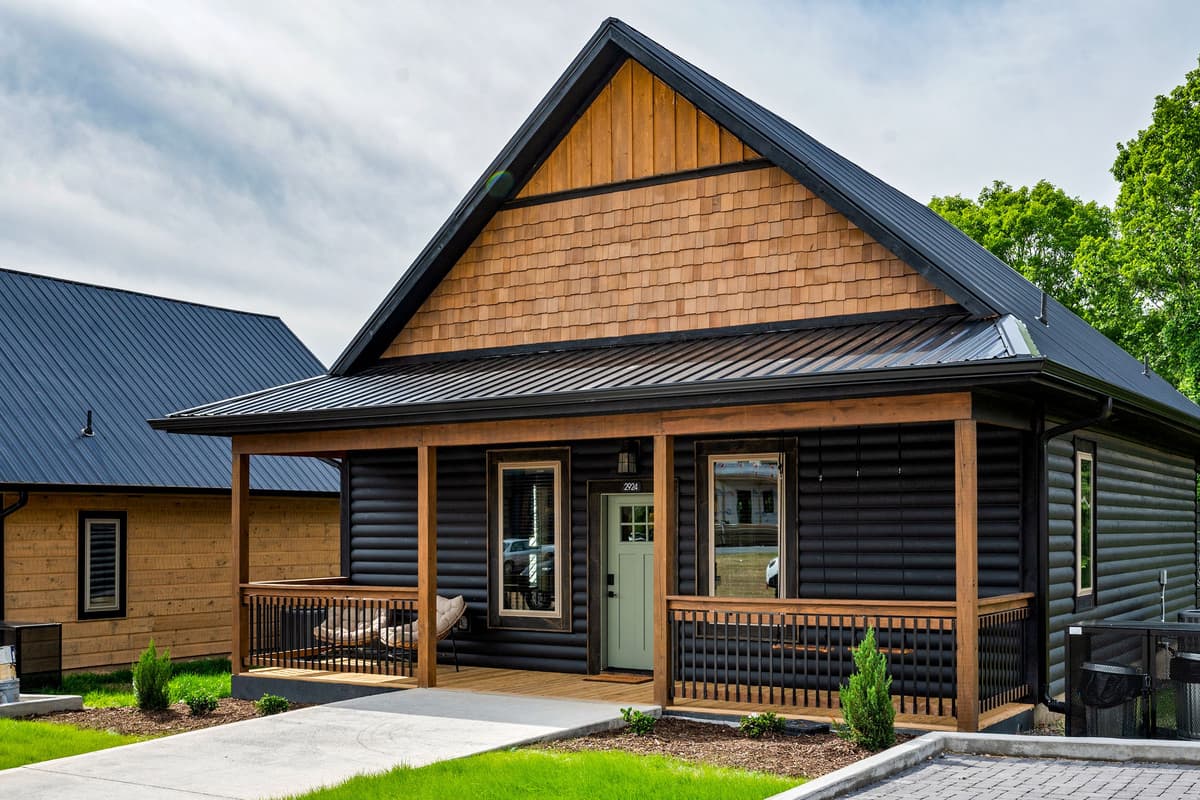 After the adventure, come back to your private retreat and leave the crowds behind. It’s the best of both worlds—a peaceful cabin getaway without feeling far from everything.