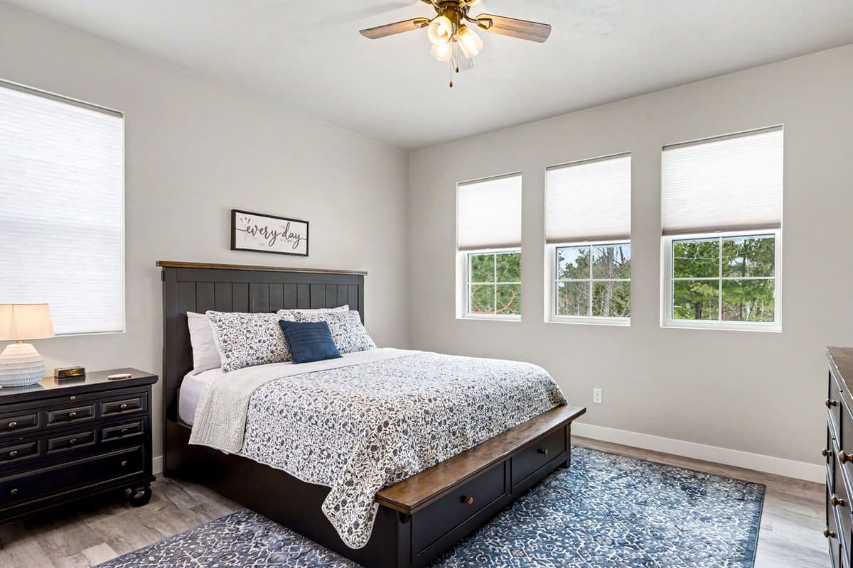 Enjoy another comfortable queen bedroom, offering a cozy and inviting space to relax throughout your stay. The queen bed provides plenty of room to stretch out and get a restful night’s sleep.