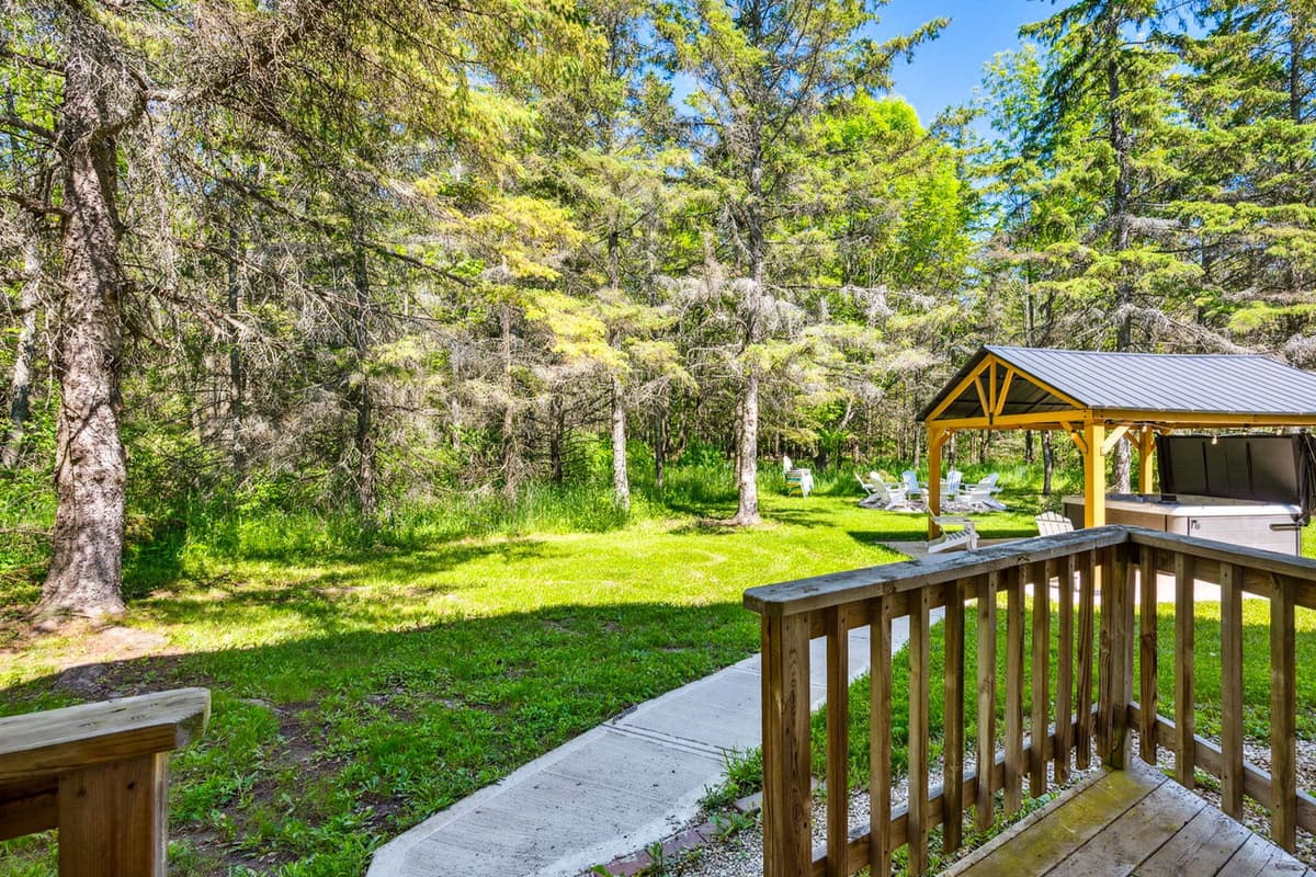 The hot tub is just a few steps away, making it easy to slip outside and unwind.