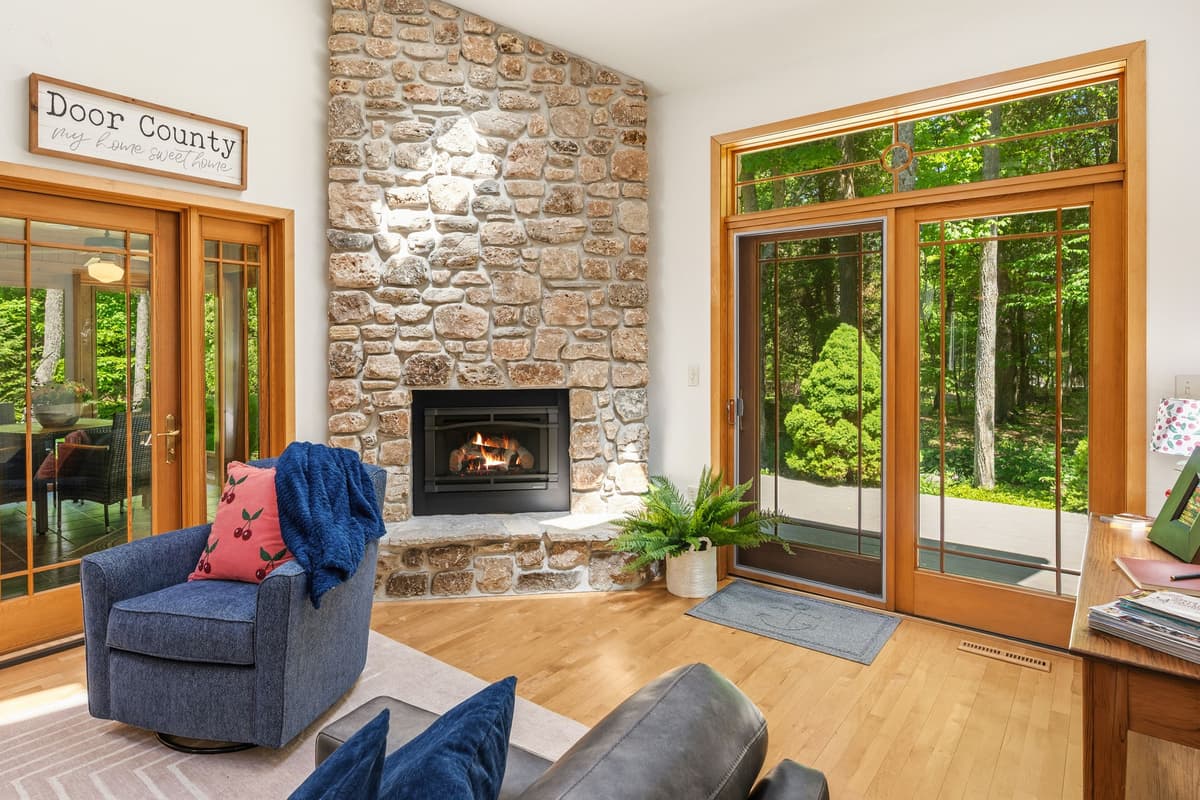 With both indoor and outdoor areas to enjoy, there’s plenty of space for everyone to spread out.