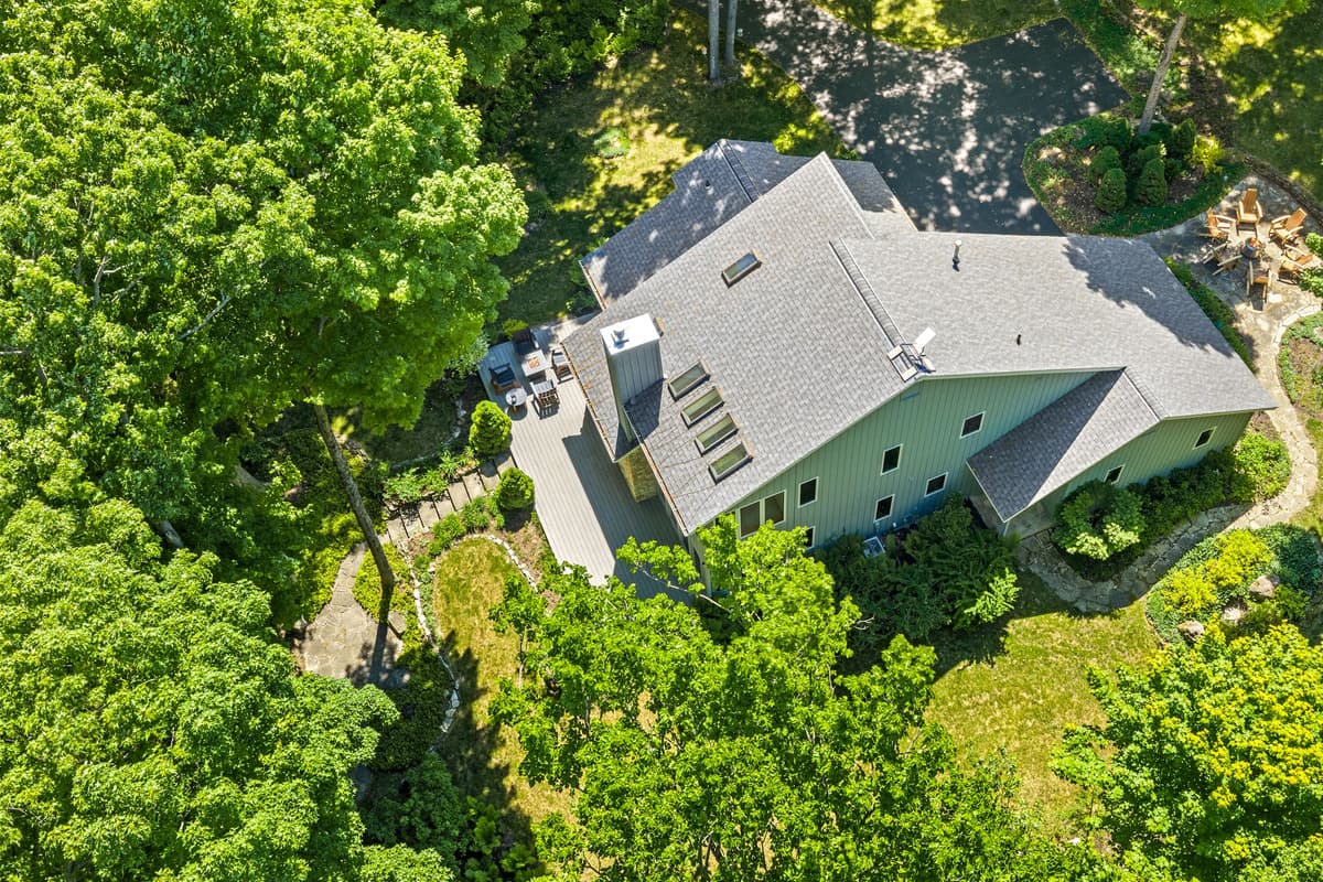 Surrounded by trees and natural beauty, the property offers a relaxing escape from the everyday.