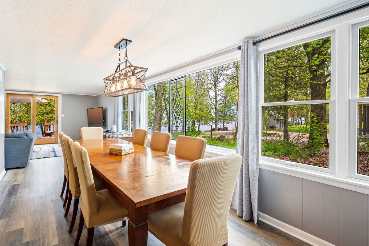 With everyone seated together, it’s easy to enjoy quality time with family and friends.