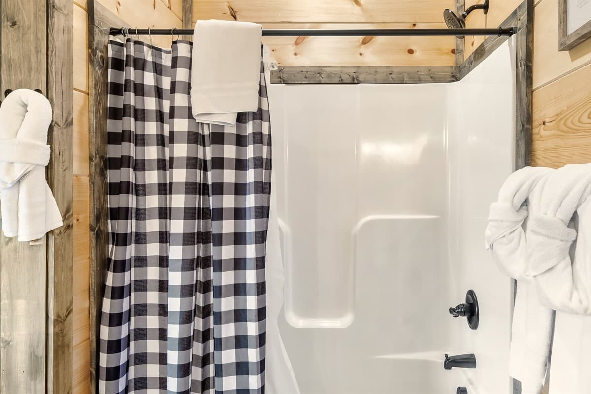 Full Bathroom with combination shower & tub.