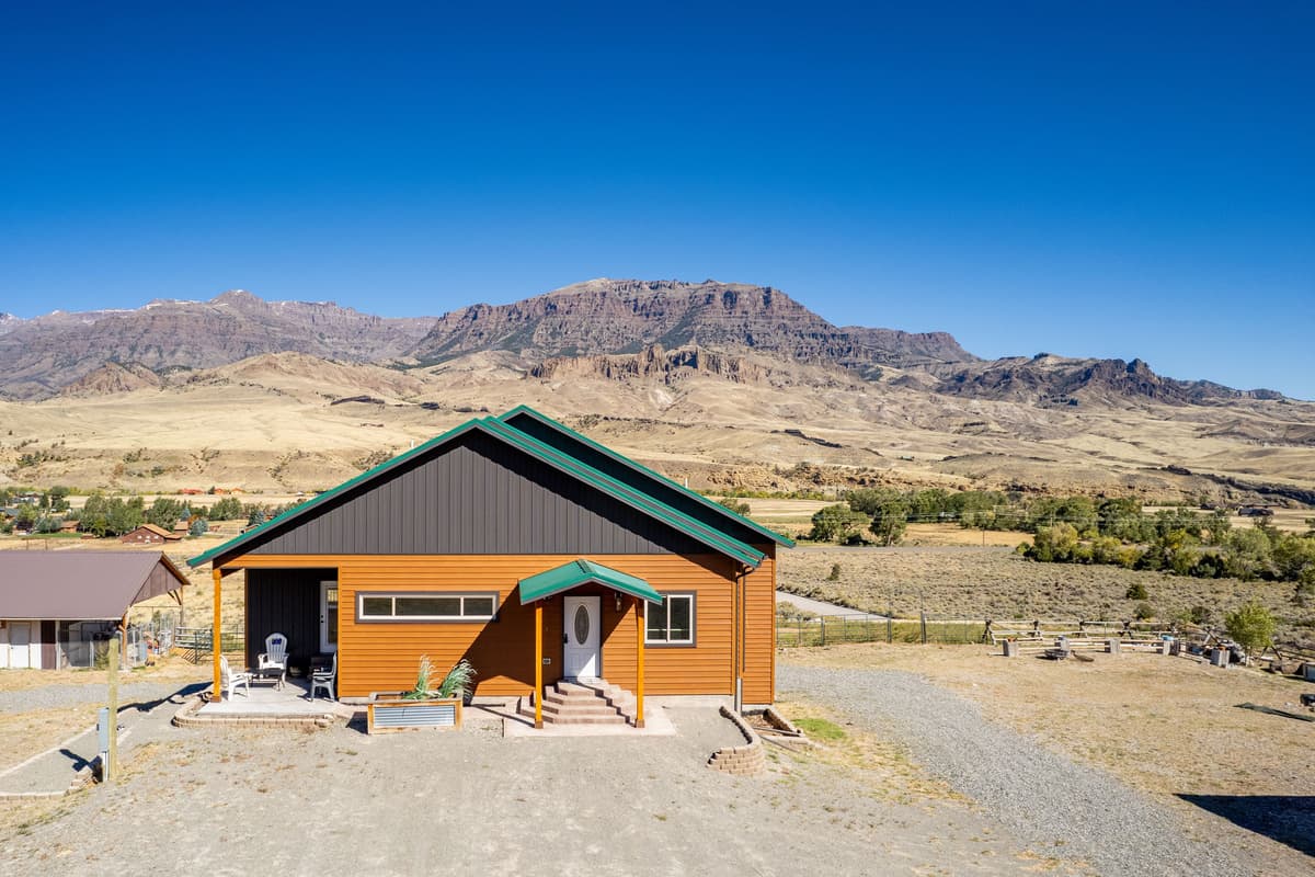 Escape to the beauty of Cody, Wyoming, and settle into a cabin surrounded by breathtaking mountain scenery.