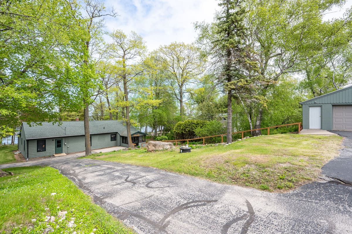 The lush surroundings create a relaxing atmosphere and a wonderful sense of privacy.