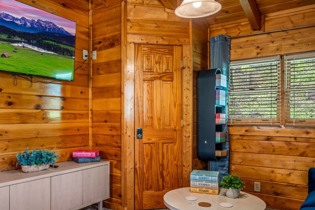 The cabin’s board games are perfect for bringing everyone together for a little friendly competition and lots of laughs.