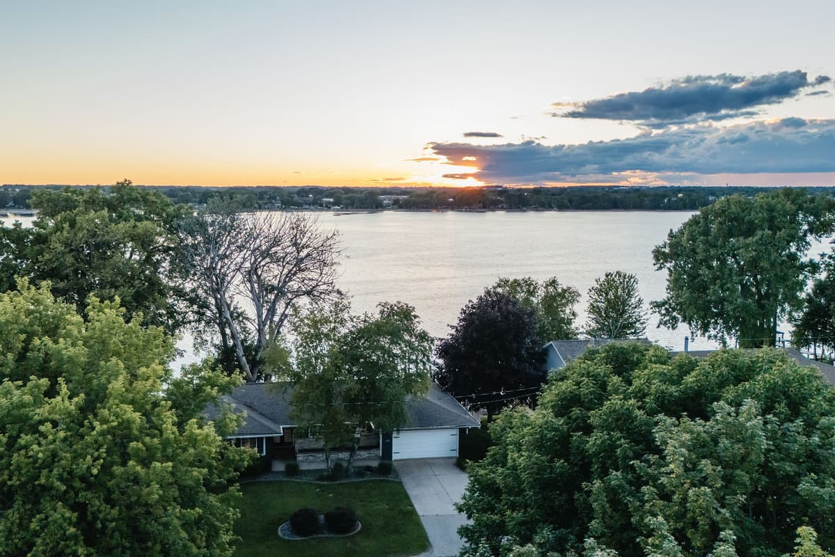 The lake is a wonderful backdrop for outdoor meals, family time, and unforgettable vacation moments.