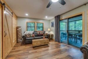 This living room is made for laughter, relaxation, and mountain views.