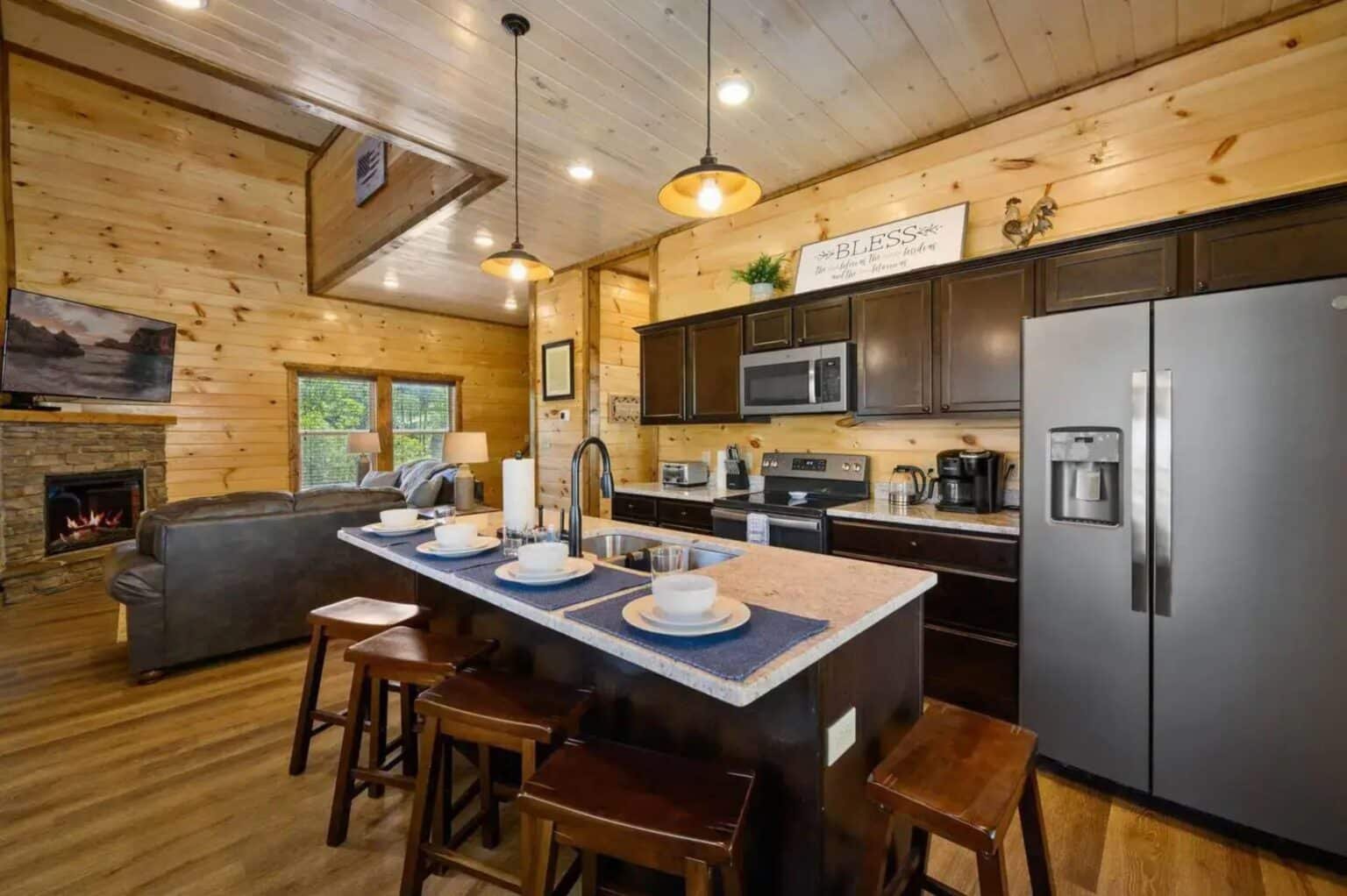 Stainless kitchen with all the amenities you need.