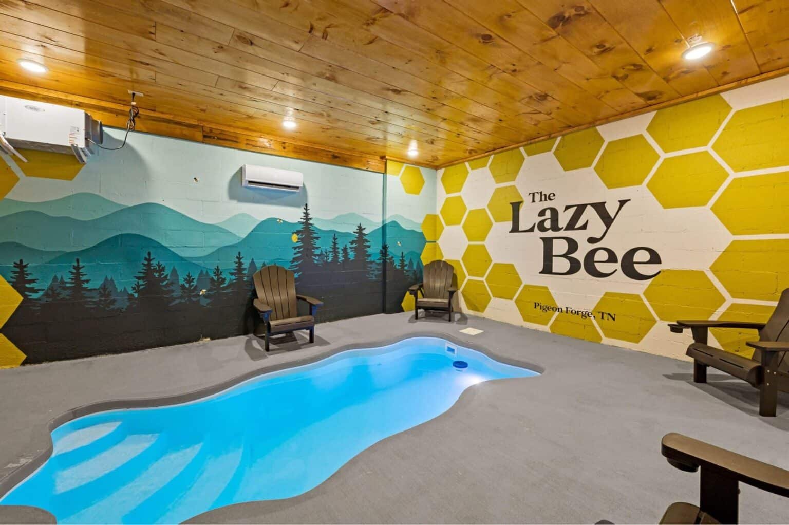 Bring the family and make a splash in this spacious cabin with a private indoor pool.